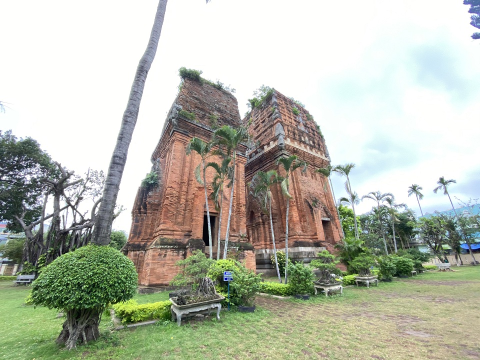 Tháp Đôi nét đẹp văn hóa Chăm ở Quy Nhơn